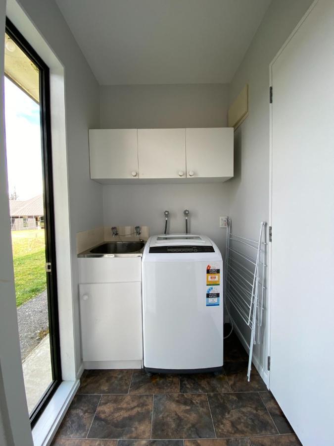 הוילה האנמר ספרינגס 15B Caverhill Close מראה חיצוני תמונה