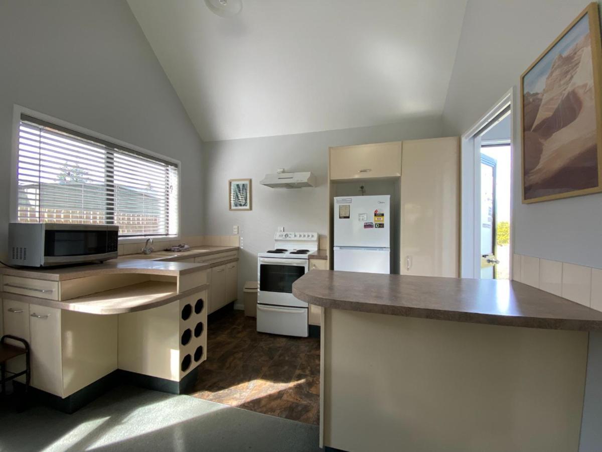 הוילה האנמר ספרינגס 15B Caverhill Close מראה חיצוני תמונה