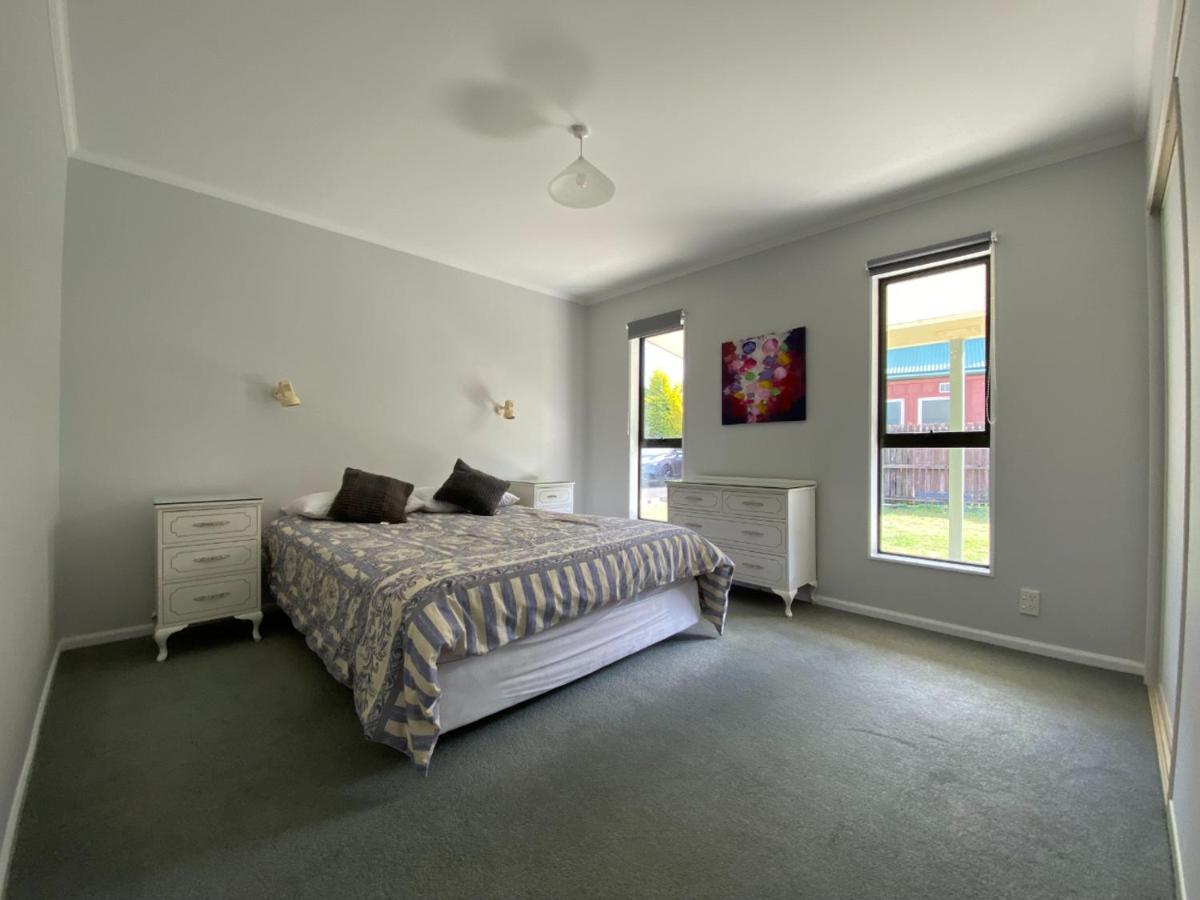 הוילה האנמר ספרינגס 15B Caverhill Close מראה חיצוני תמונה