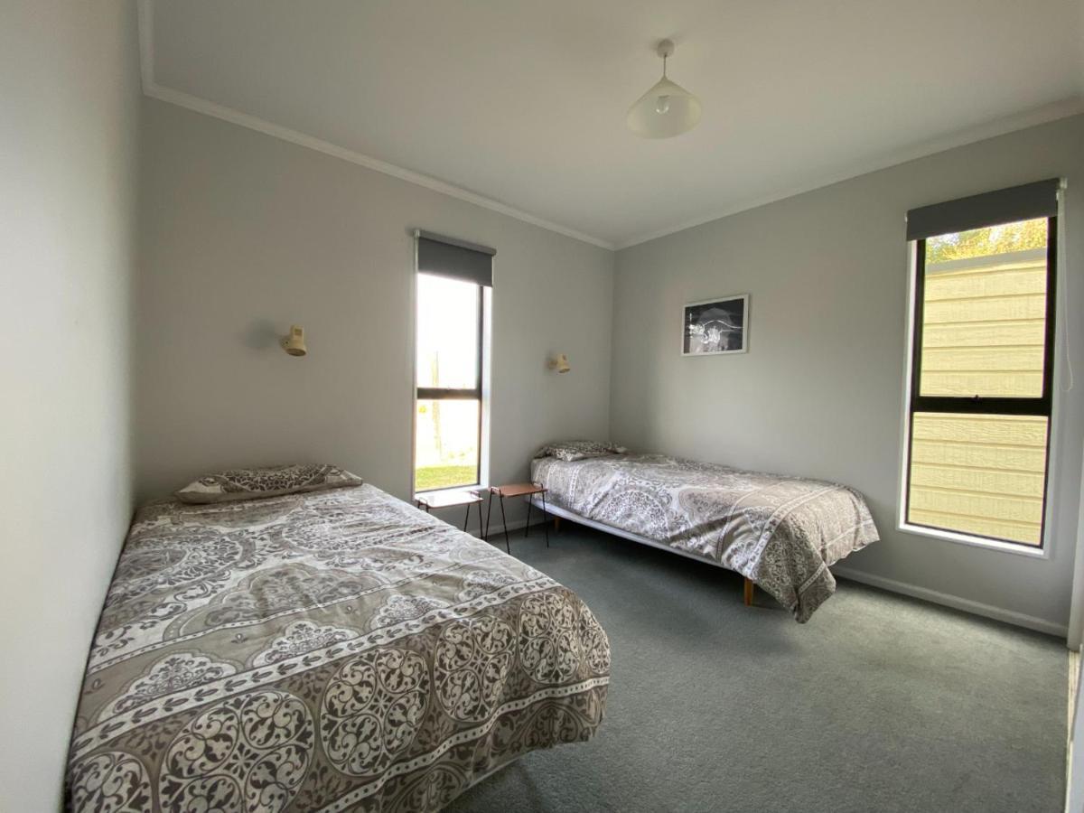 הוילה האנמר ספרינגס 15B Caverhill Close מראה חיצוני תמונה